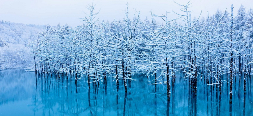 голубой пруд зимой